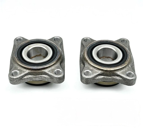 Mitsubishi Minicab Front Wheel Hub U61T U62T U62V - PAIR 
